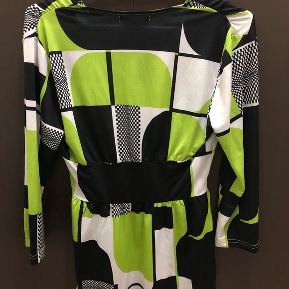 Stylish tops! - Picture 2 of 3